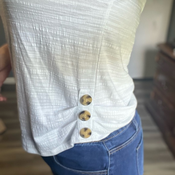 Plain white top with button detail - Picture 2 of 2